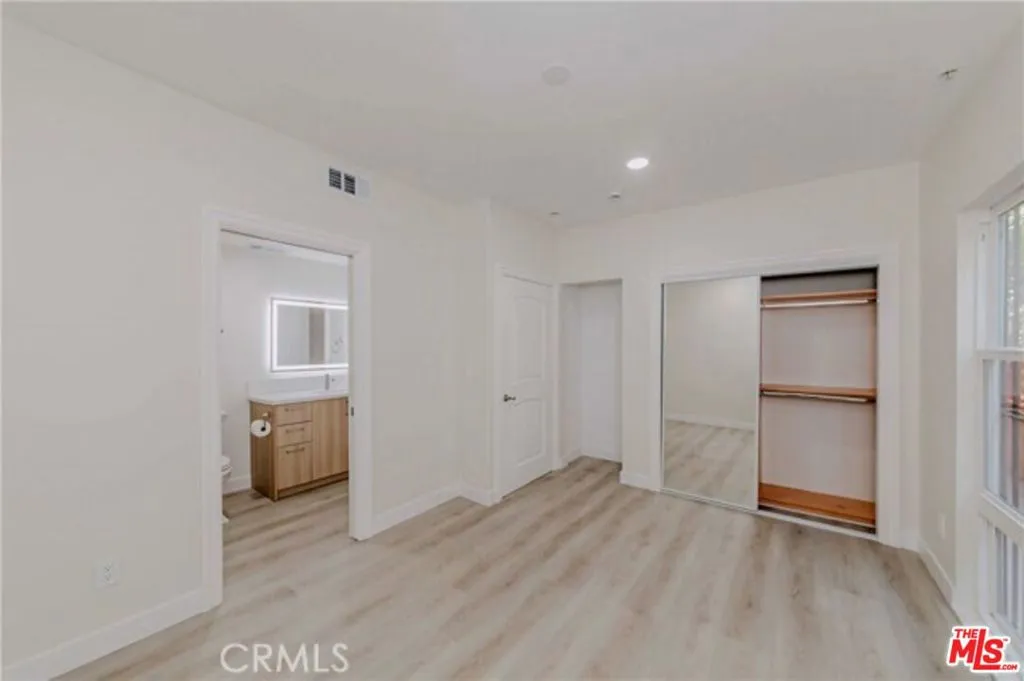 1138 S Serrano Avenue 102, Los Angeles, California 90006 home-pic-15